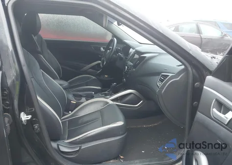 2015 Hyundai Veloster Turbo z USA, uszkodzony, nr VIN KMHTC6AE6FU232875